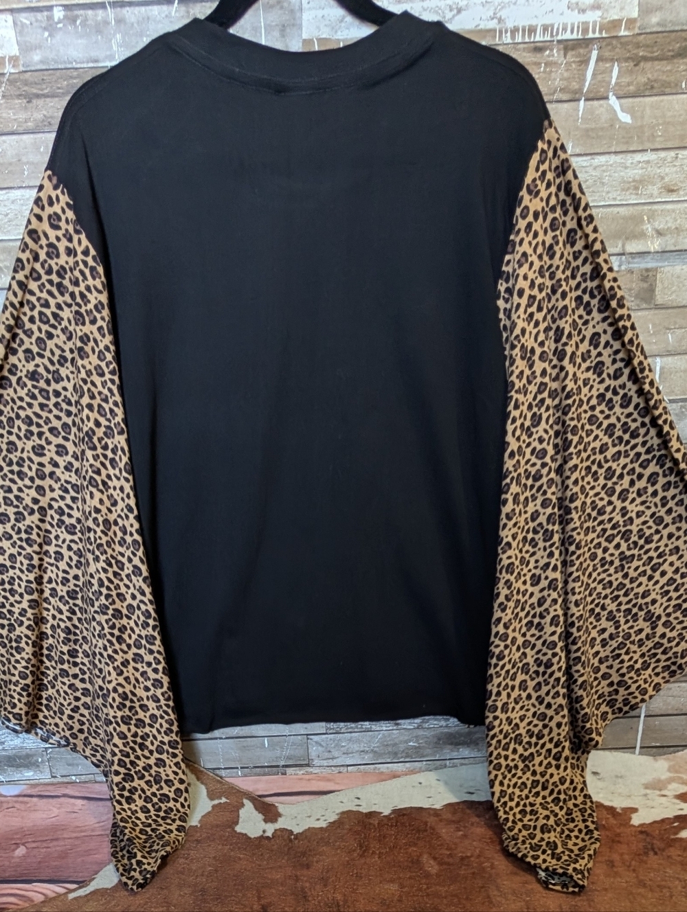 New Handcrafted Free Bird Graphic W Leopard Print Bat Winged Sleeves - Picture 10 of 11
